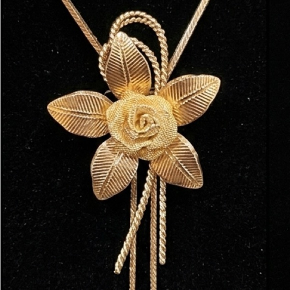 70s Gold Tone Floral Lariat Necklace, Adjustable Rose Slide Bolo withTassel Ends